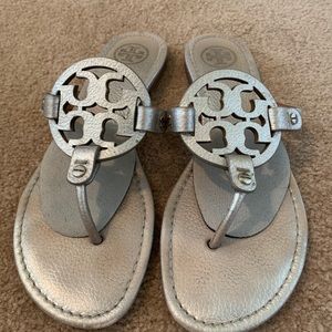 Good condition size 8.5